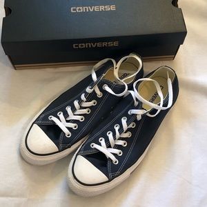 Men’s Navy Converse size 11